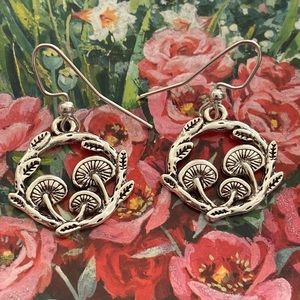 5/$10❤️❤️❤️NEW ZINC ALLOY 3 Mushroom Dangling Earrings by Alyce Rancour